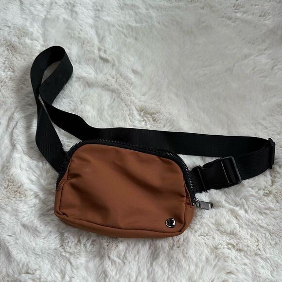 Lululemon brown Fanny pack / belt bag - Picture 2 of 8
